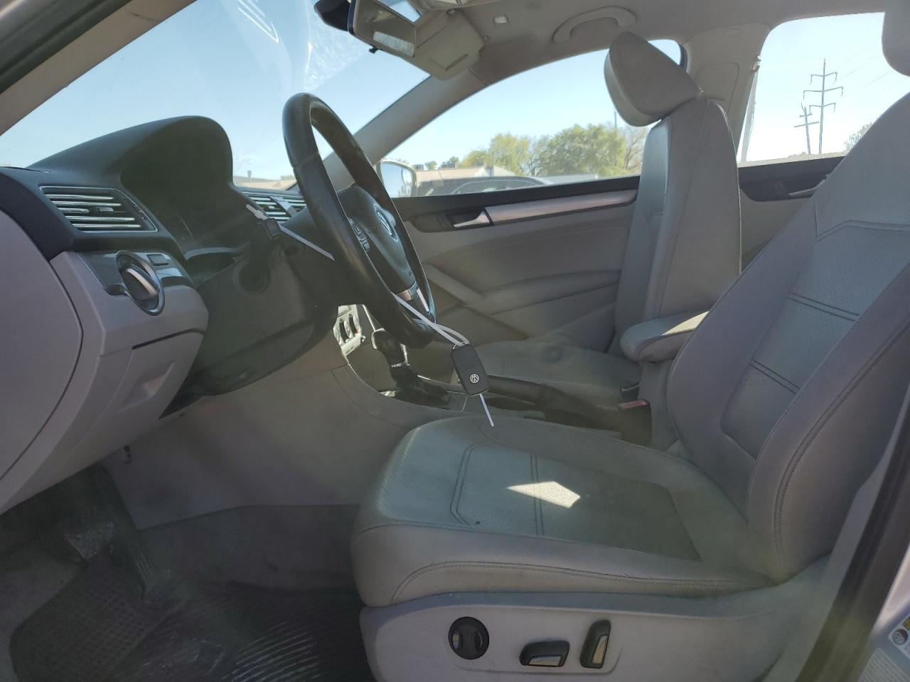 2015 Volkswagen Passat S VIN: 1VWAT7A37FC086392 Lot: 87028585