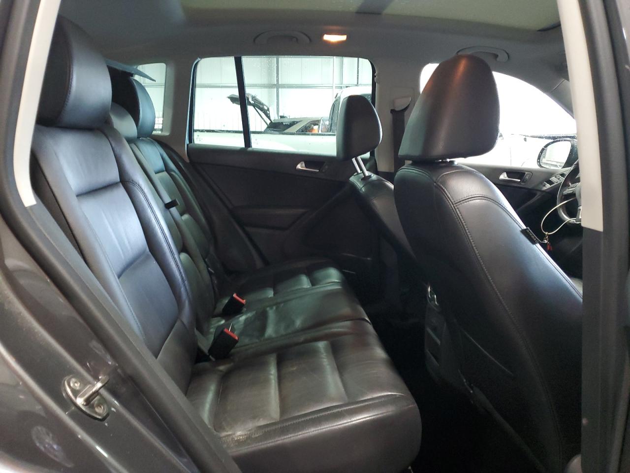 2016 Volkswagen Tiguan S VIN: WVGBV7AX4GW523880 Lot: 84450275