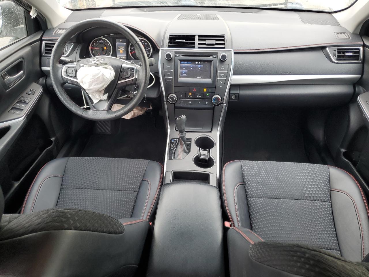 2015 Toyota Camry Le VIN: 4T1BF1FK0FU977058 Lot: 81936515