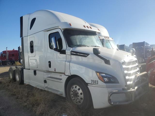 2018 Freightliner Cascadia 126 Semi Truck