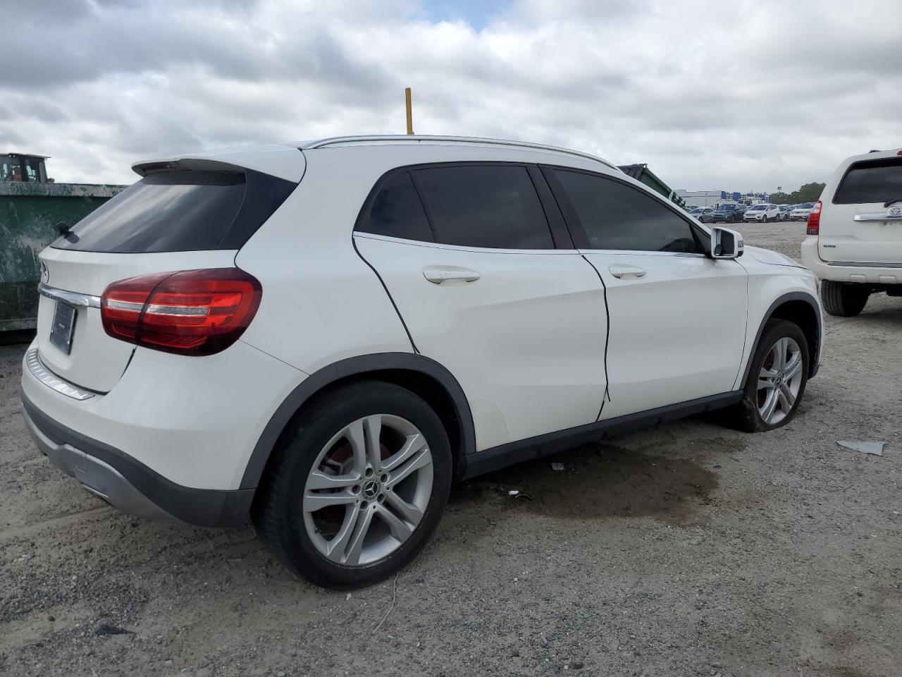 Фото: WDCTG4EB2LU024091