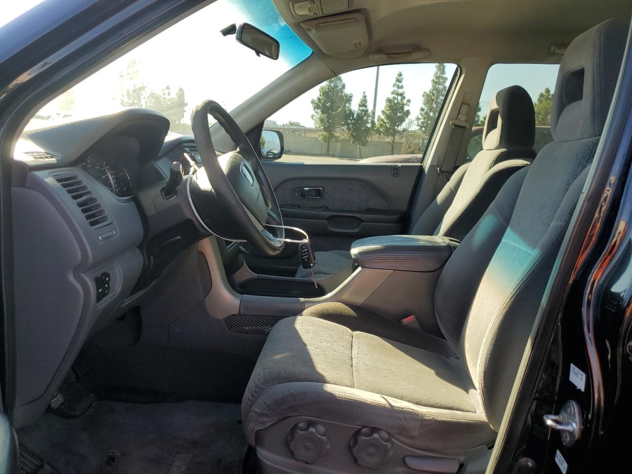 2005 Honda Pilot Lx VIN: 2HKYF18155H567075 Lot: 89555435