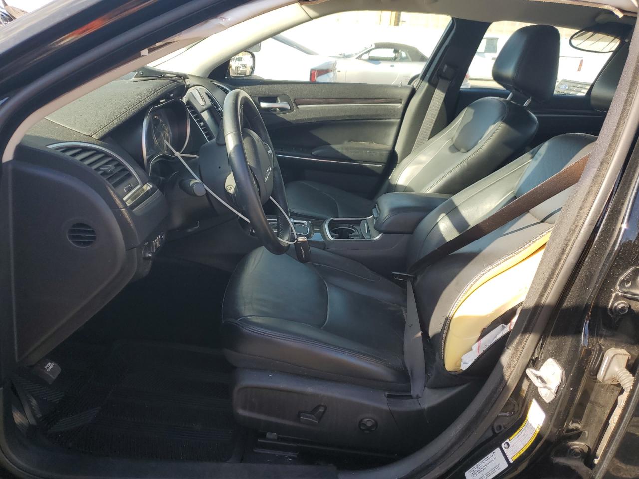 2015 Chrysler 300 Limited VIN: 2C3CCAAG2FH920887 Lot: 89708215