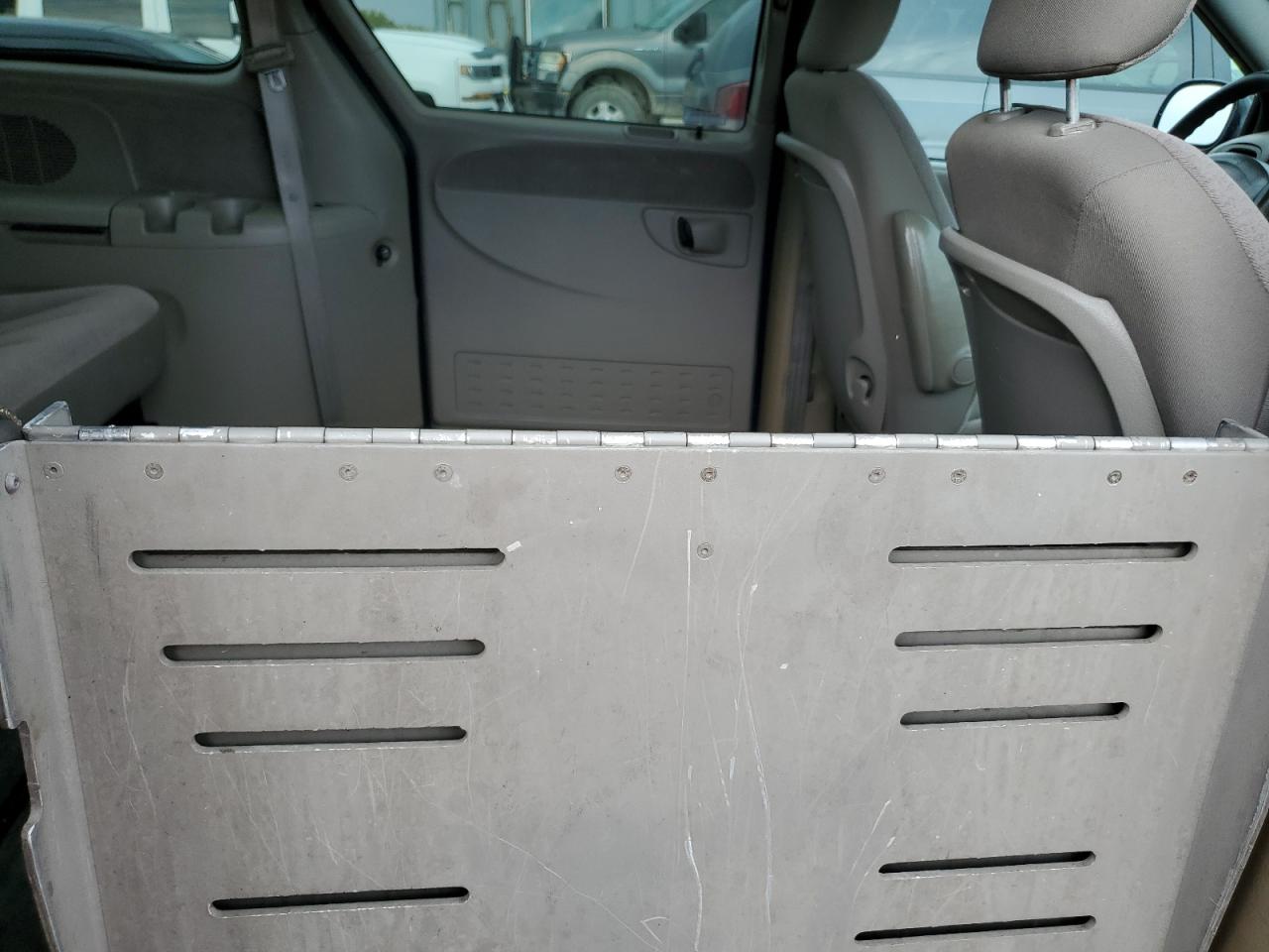 2001 Dodge Grand Caravan Sport VIN: 2B4GP443X1R373136 Lot: 86443205