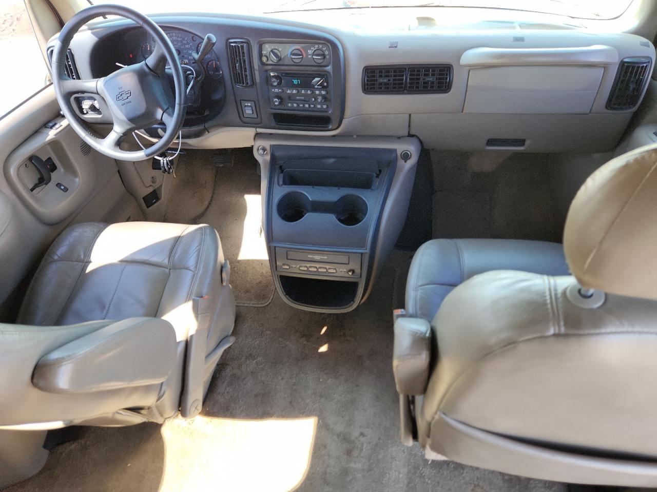 2001 Chevrolet Express G1500 VIN: 1GNFG65R611184668 Lot: 85186085