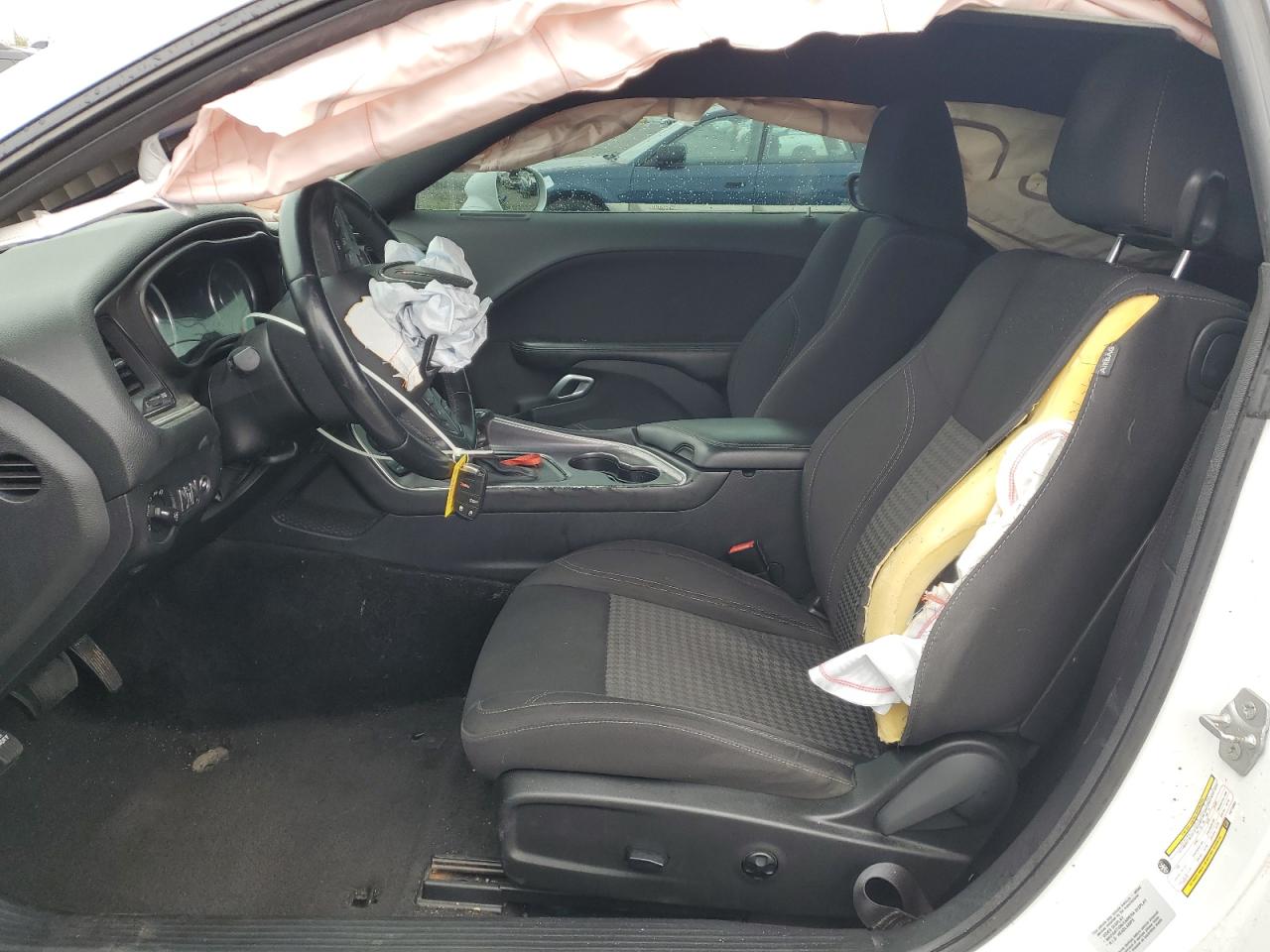 2015 Dodge Challenger Sxt VIN: 2C3CDZAT6FH710303 Lot: 82362675