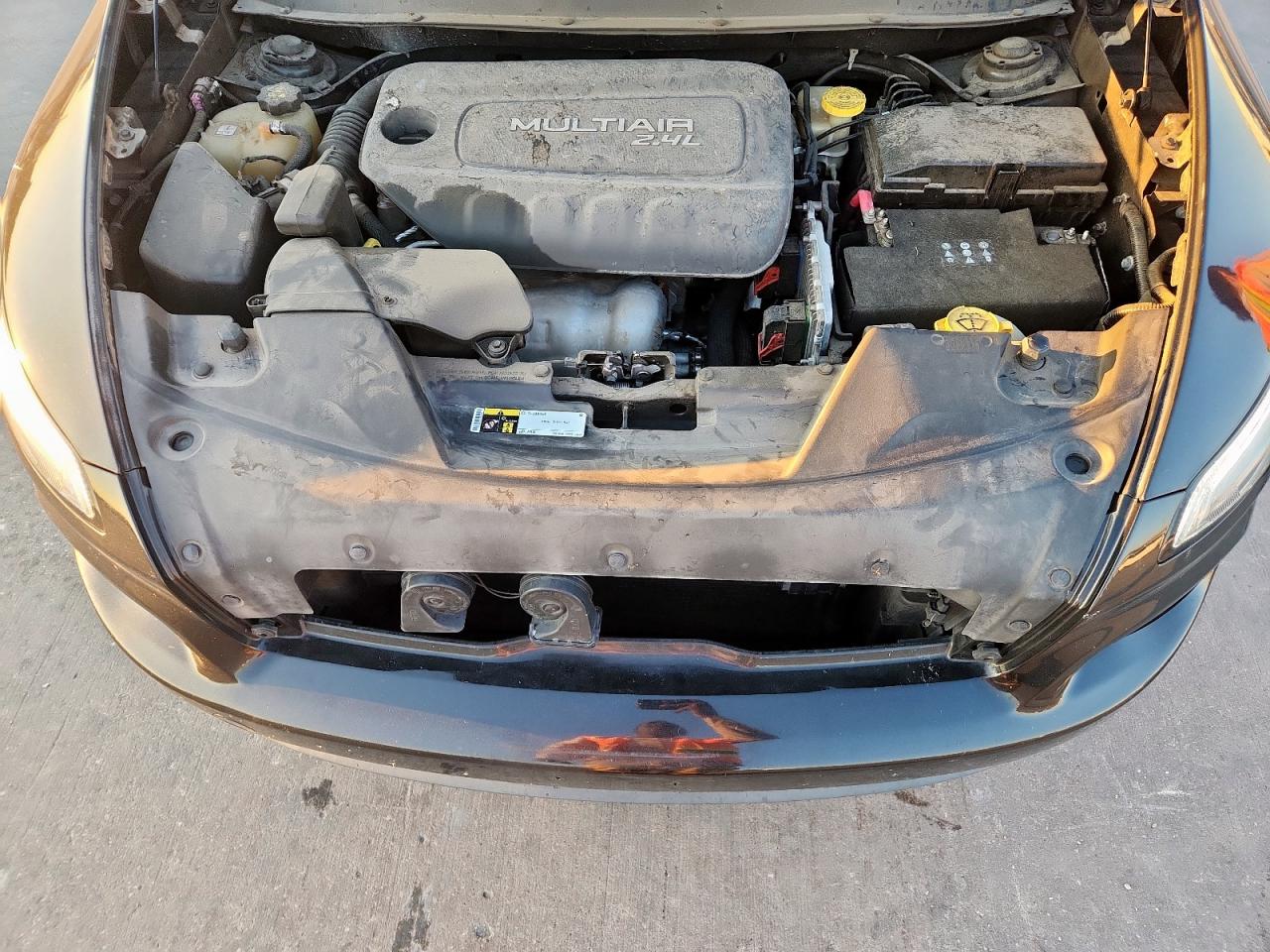 2015 Jeep Cherokee Latitude VIN: 1C4PJLCB0FW607712 Lot: 84983545