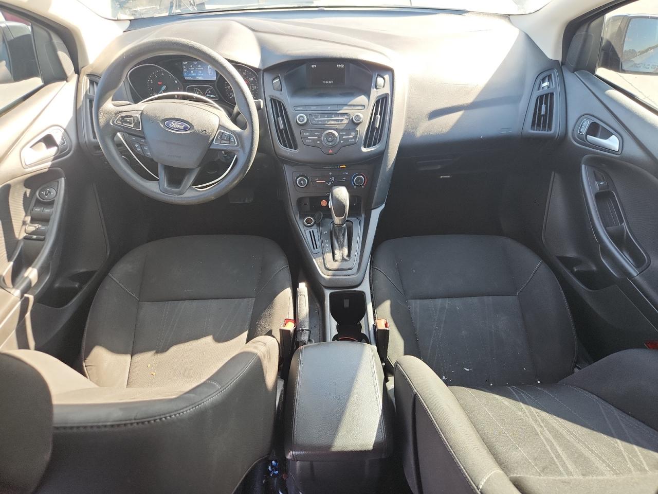 2018 Ford Focus Se VIN: 1FADP3F21JL210927 Lot: 82621365