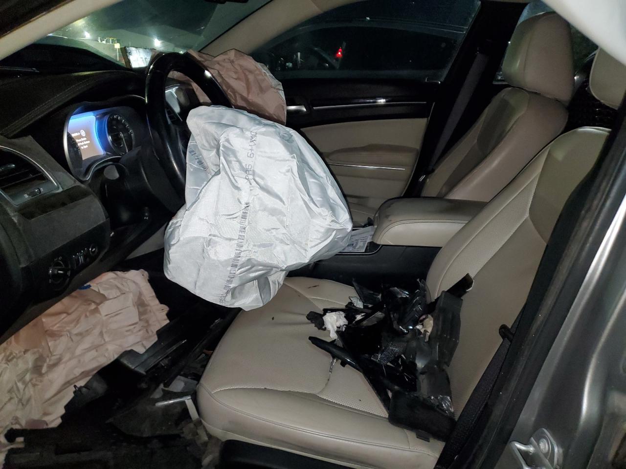 2018 Chrysler 300 Limite VIN: 168379 Lot: 85785875