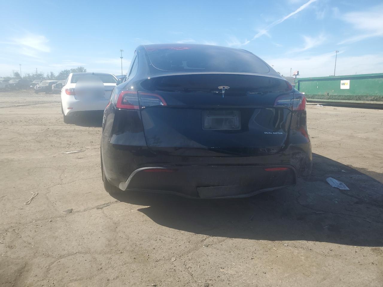 2024 Tesla Model Y VIN: 7SAYGAEE3RF106923 Lot: 85140945