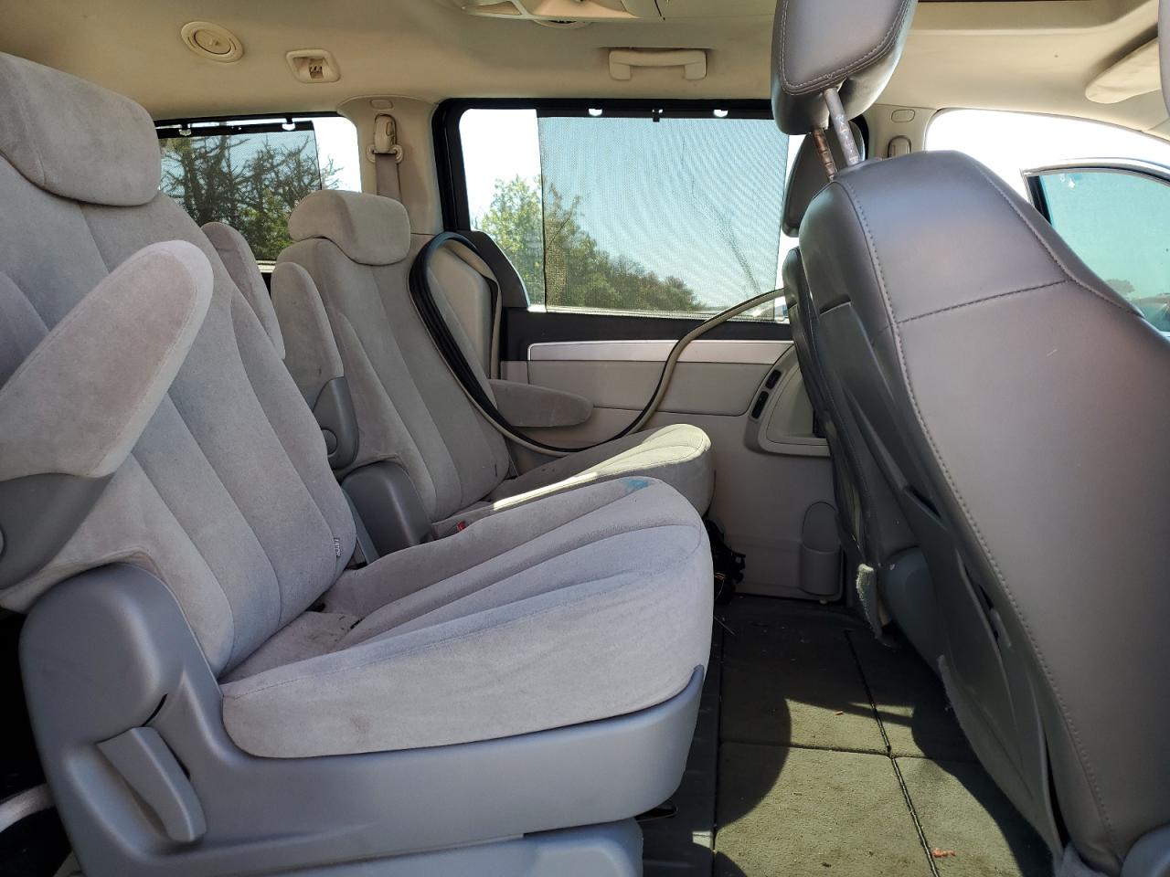 2010 Volkswagen Routan Sel VIN: 2V4RW5DX7AR199359 Lot: 81923815