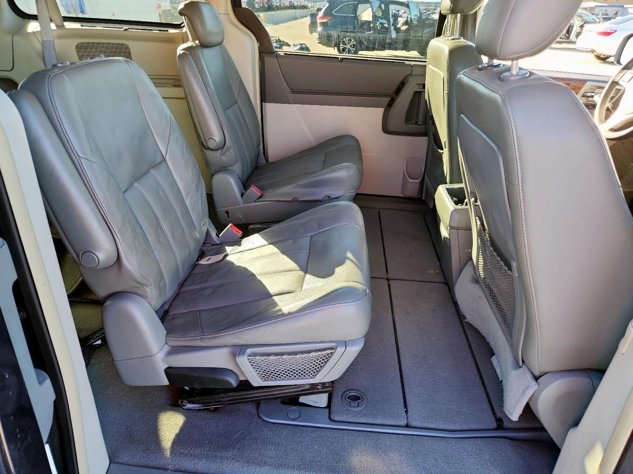 2009 Chrysler Town & Country Touring VIN: 2A8HR54109R522079 Lot: 90374085