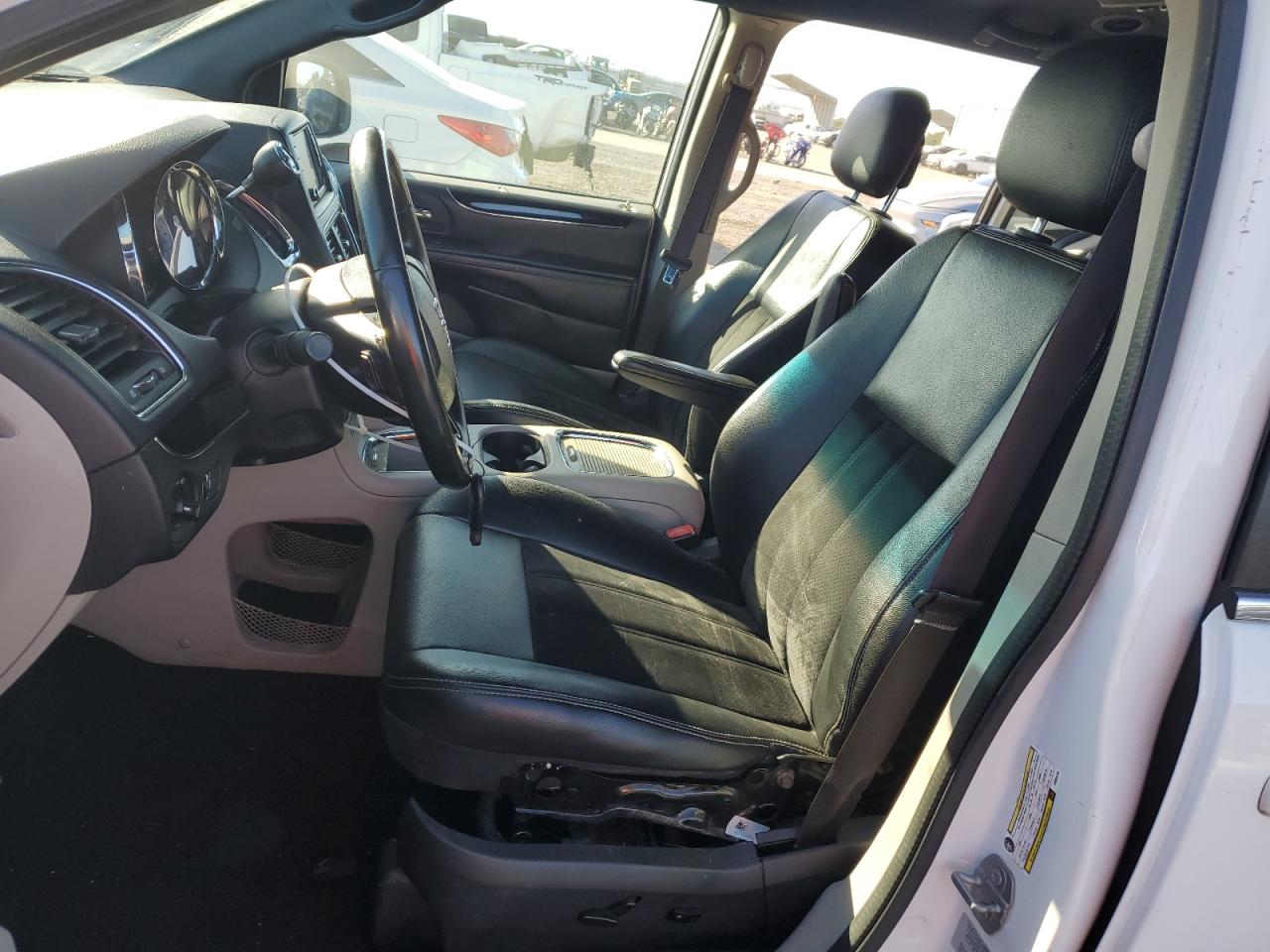 2017 Dodge Grand Caravan Sxt VIN: 2C4RDGCG3HR859100 Lot: 82706835