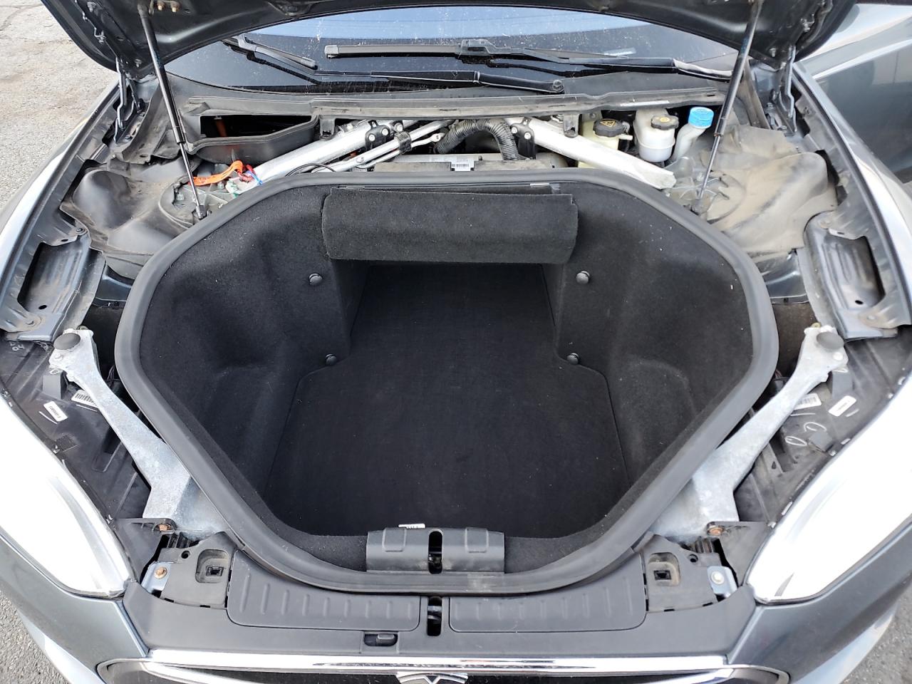 2014 Tesla Model S VIN: 5YJSA1S12EFP45455 Lot: 82516555