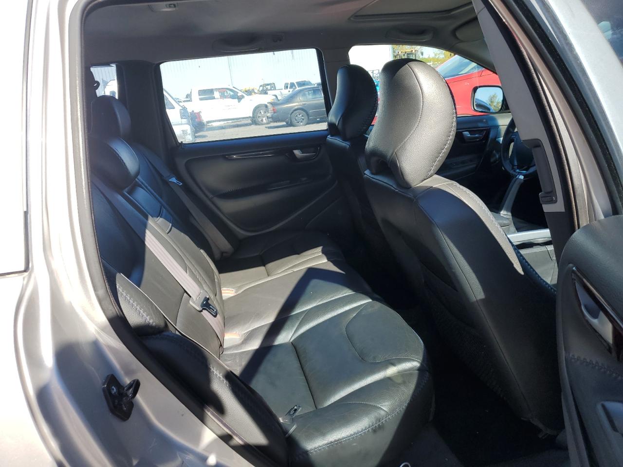 2002 Volvo V70 Xc VIN: YV1SZ58D021068728 Lot: 85172785