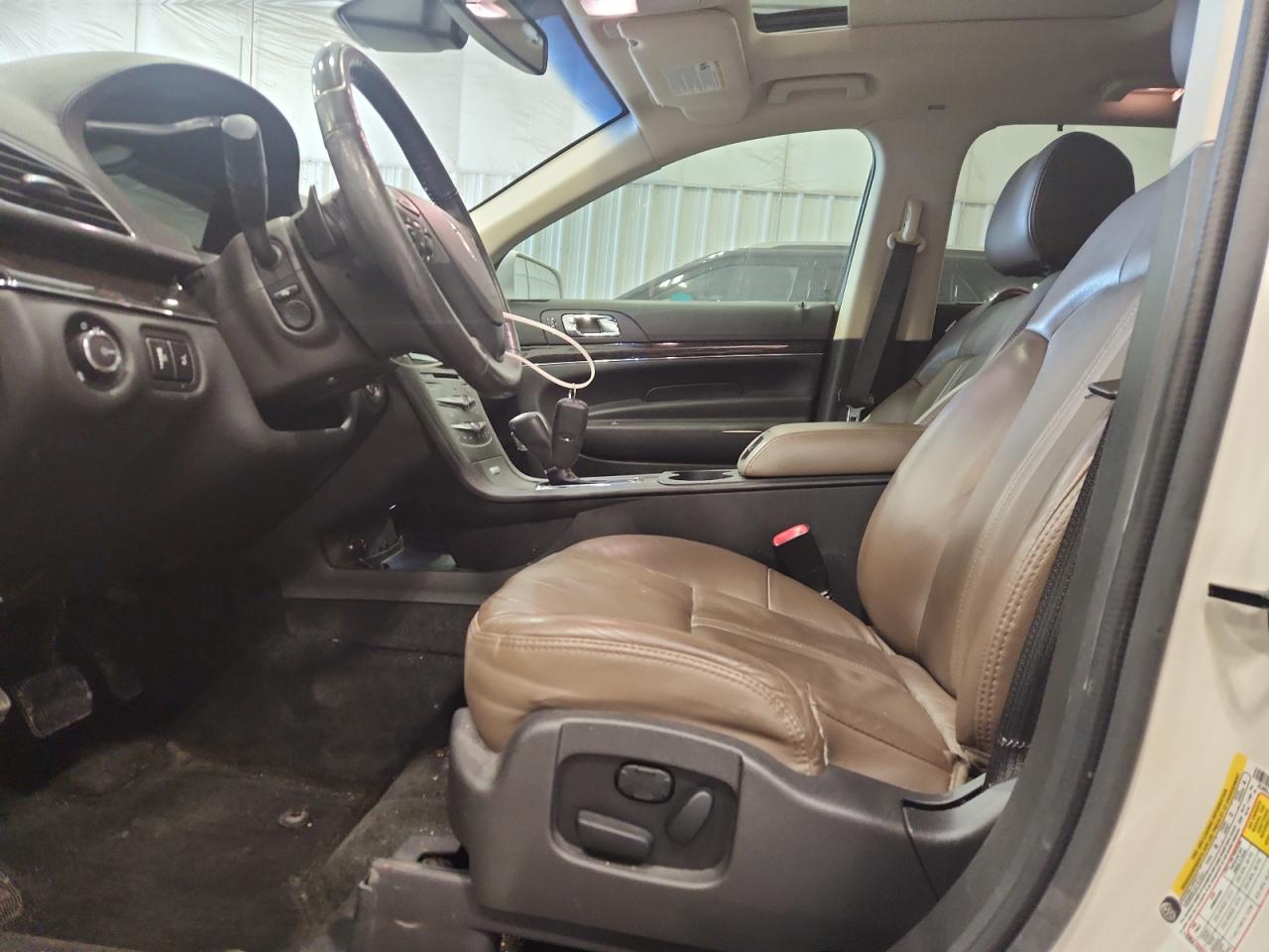 2015 Lincoln Mkt VIN: 2LMHJ5AT9FBL02318 Lot: 90325735