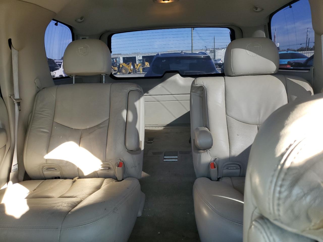 2004 Cadillac Escalade Luxury VIN: 1GYEC63T74R319753 Lot: 82728755