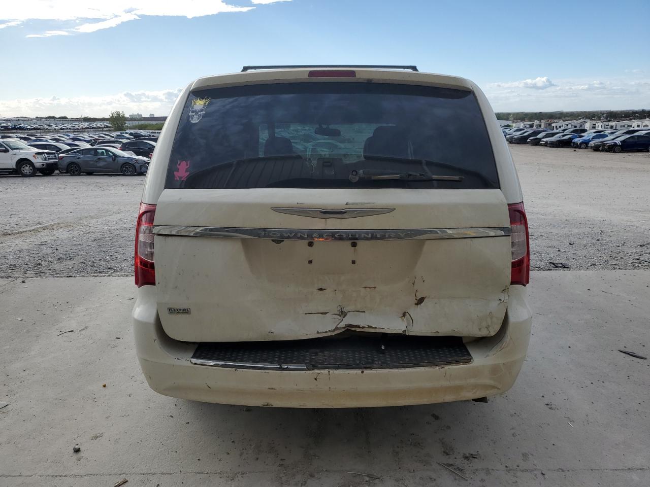 2013 Chrysler Town & Country Touring VIN: 2C4RC1BG4DR696419 Lot: 82382075