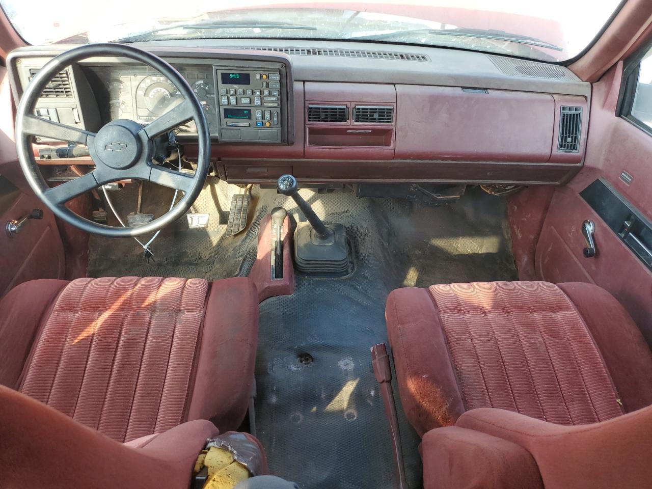 1990 Chevrolet Gmt-400 K1500 VIN: 2GCEK19K2L1195134 Lot: 81975855