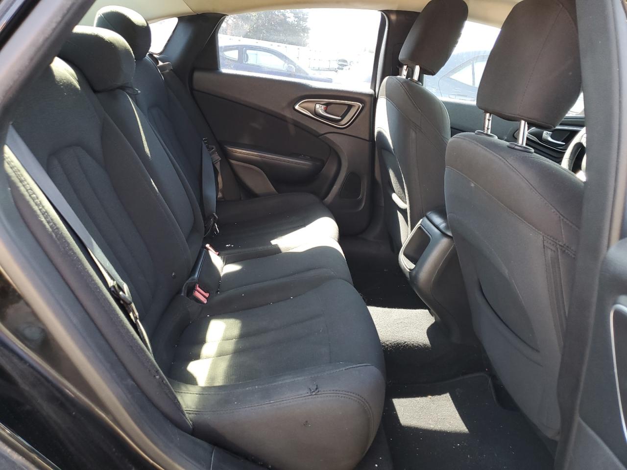 2015 Chrysler 200 Limited VIN: 1C3CCCABXFN751032 Lot: 86064395