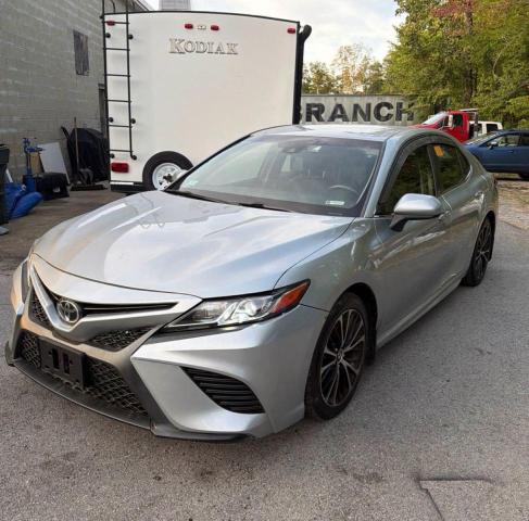  TOYOTA CAMRY 2018 Серебристый