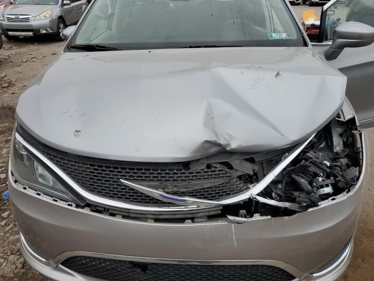 2020 Chrysler Pacifica Touring L VIN: 2C4RC1BG7LR275518 Lot: 90113325