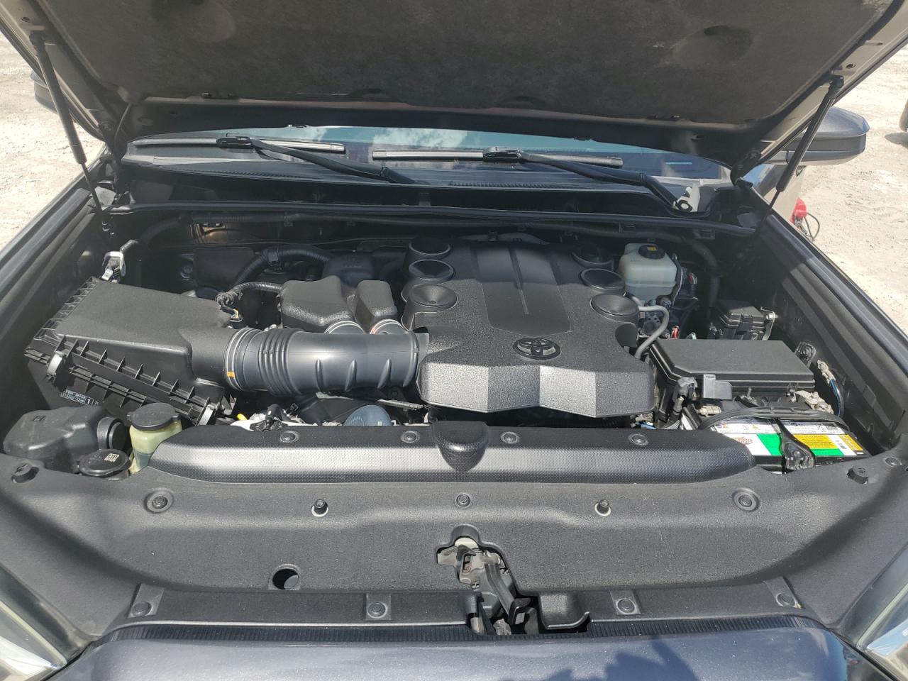 2020 Toyota 4Runner Sr5/Sr5 Premium VIN: JTEBU5JR8L5745198 Lot: 85705355