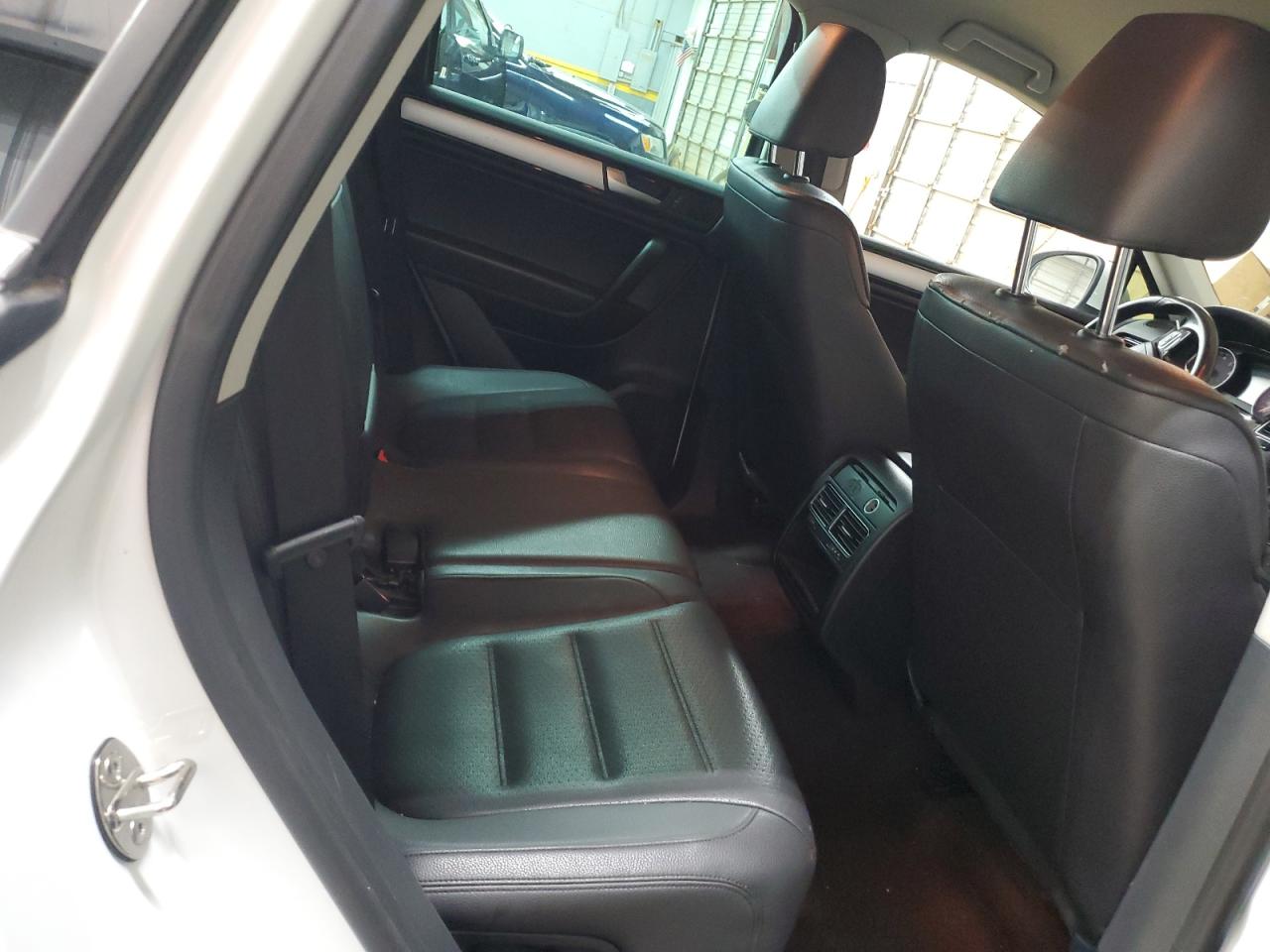 2014 Volkswagen Touareg V6 VIN: WVGEF9BP8ED011892 Lot: 82556465