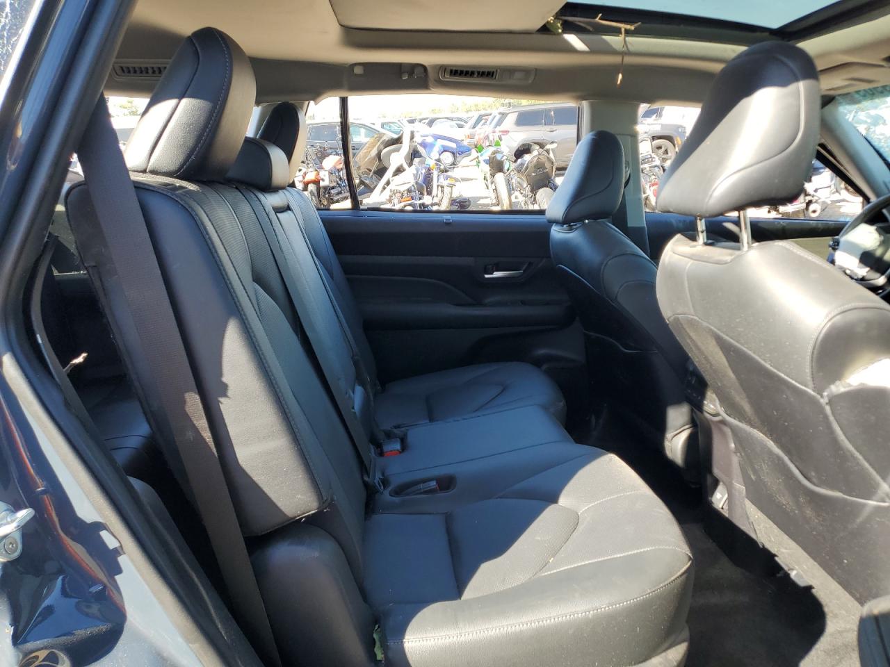 2024 Toyota Grand Highlander Xle VIN: 5TDAAAB52RS043006 Lot: 84996915