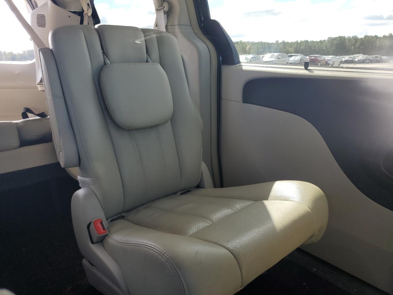 2015 Chrysler Town & Country Touring L VIN: 2C4RC1CG7FR727745 Lot: 86491655