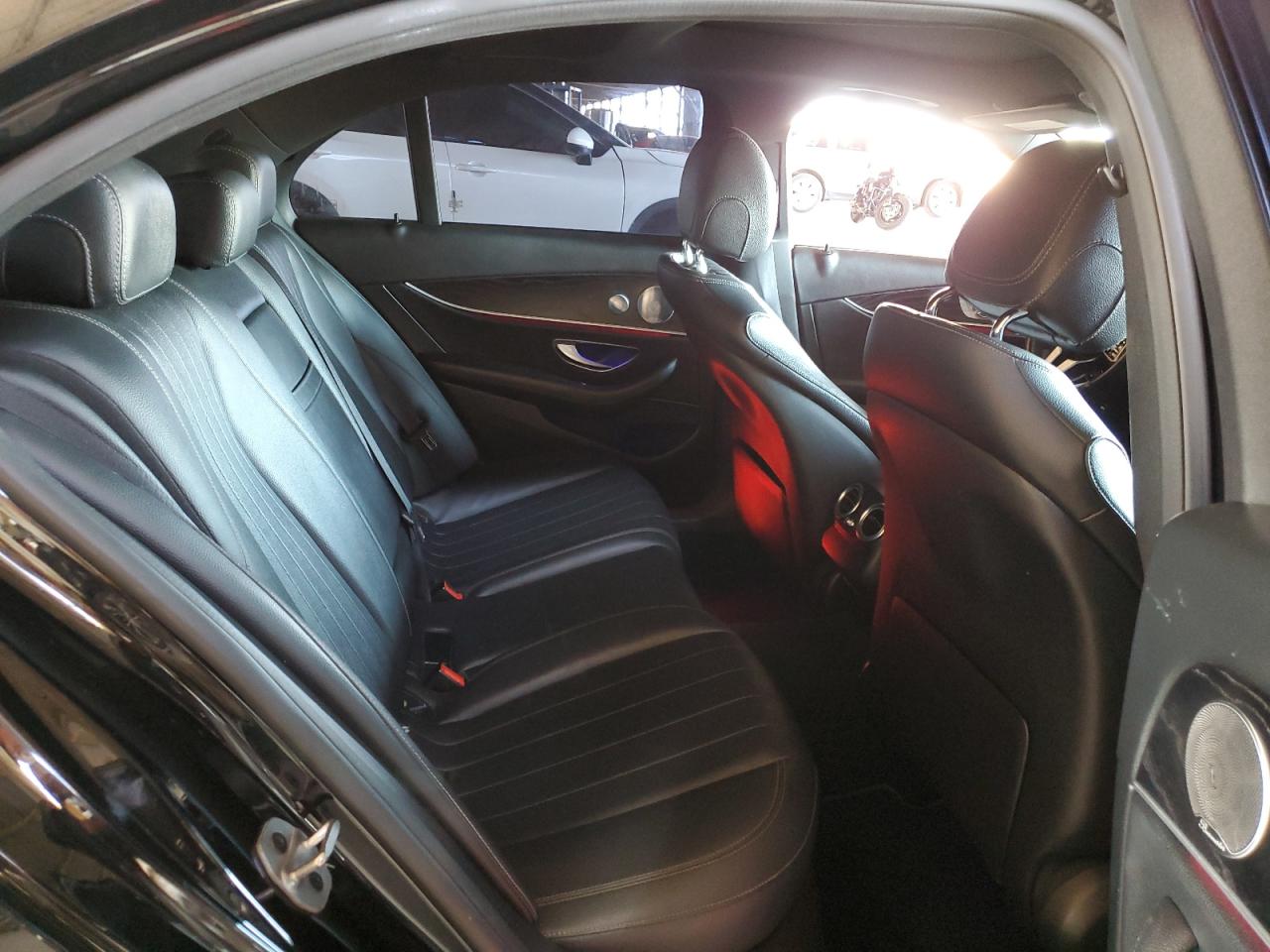 V (W213, S213, C238) V (W213, S213, C238)