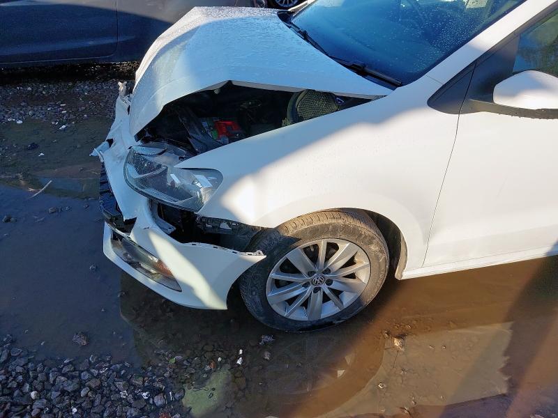 2015 VOLKSWAGEN POLO SE TSI 