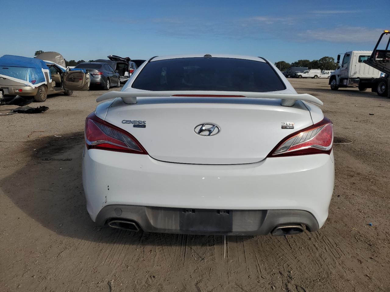2014 Hyundai Genesis Coupe 2.0T VIN: KMHHT6KD4EU116164 Lot: 89541235