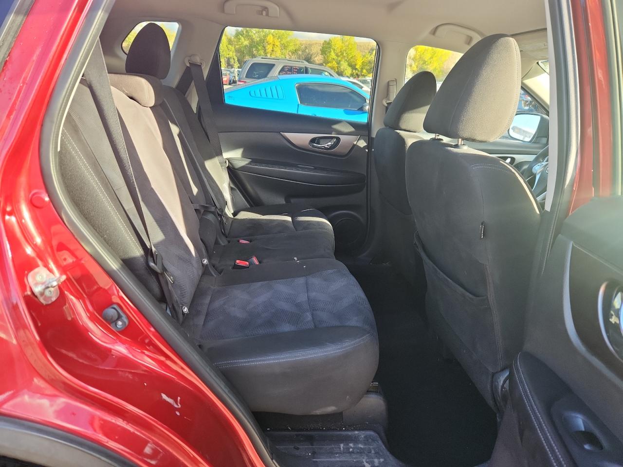 2015 Nissan Rogue S VIN: KNMAT2MV7FP529412 Lot: 85745775