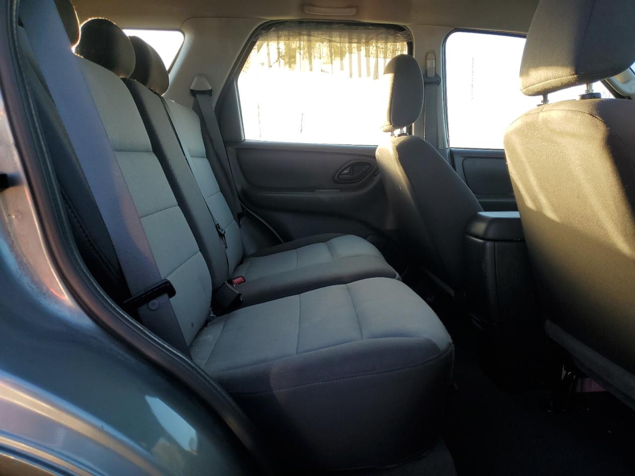 2005 Ford Escape Xls VIN: 1FMYU02Z05KA16774 Lot: 90664395