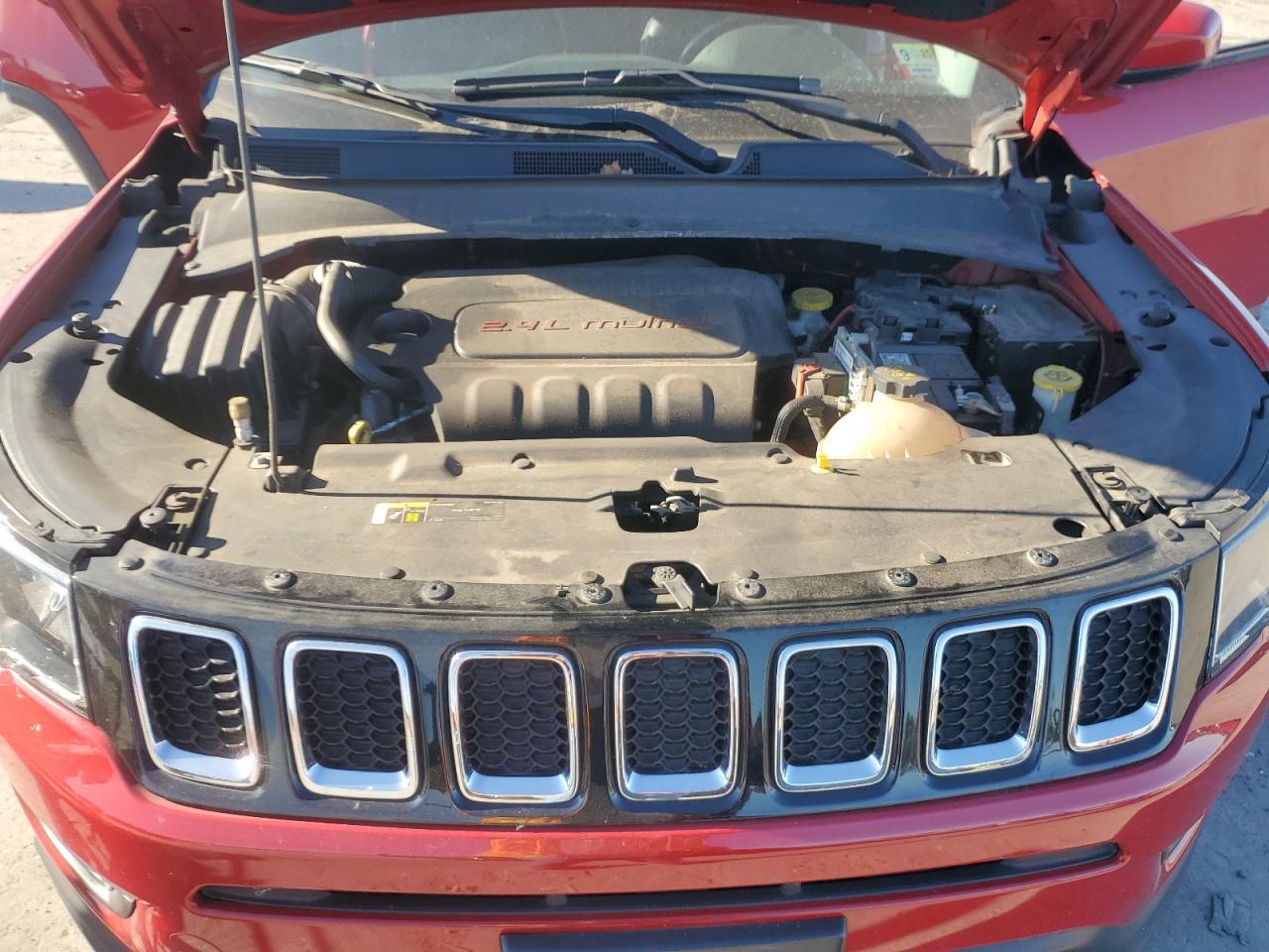 2018 Jeep Compass Latitude VIN: 3C4NJDBB5JT232462 Lot: 85819915