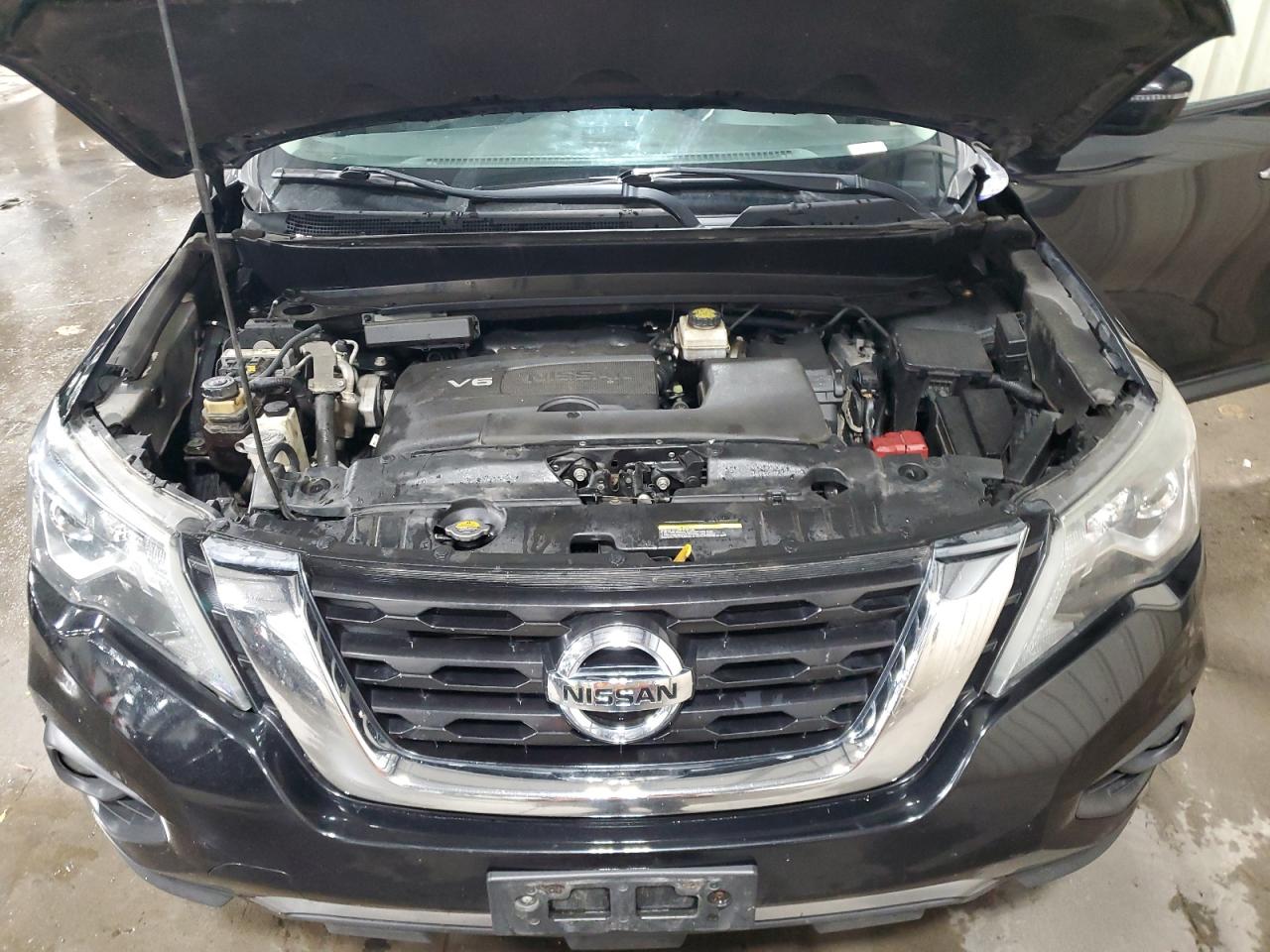 2018 Nissan Pathfinder S VIN: 5N1DR2MM2JC633921 Lot: 90344195