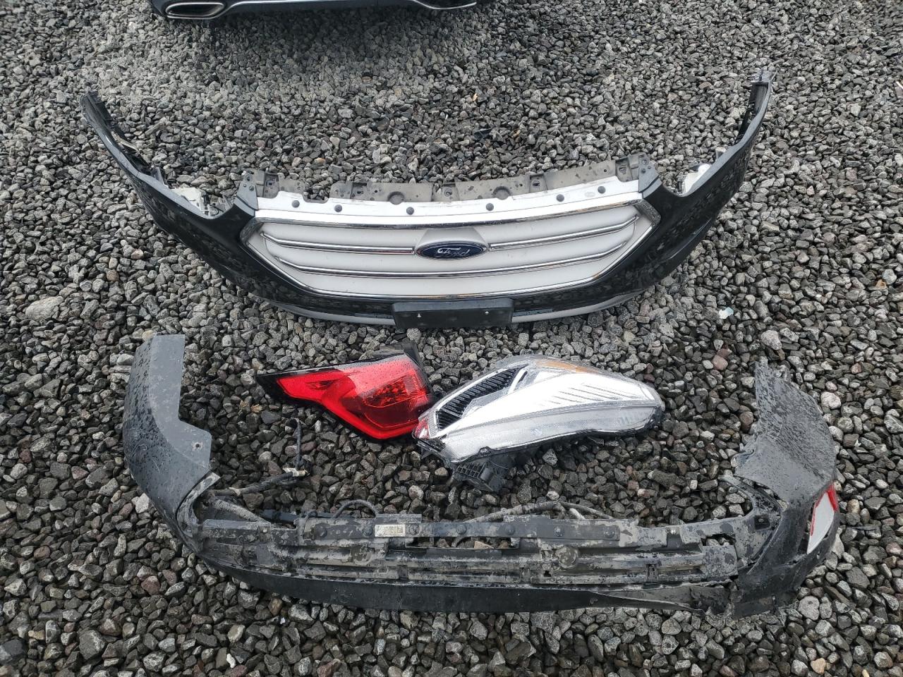 2019 Ford Escape Titanium VIN: 1FMCU9J9XKUA81583 Lot: 82465875