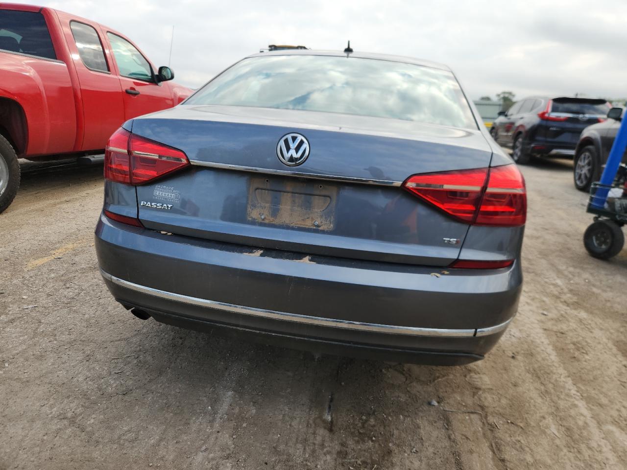 2016 Volkswagen Passat S VIN: 1VWAS7A36GC013289 Lot: 71439215