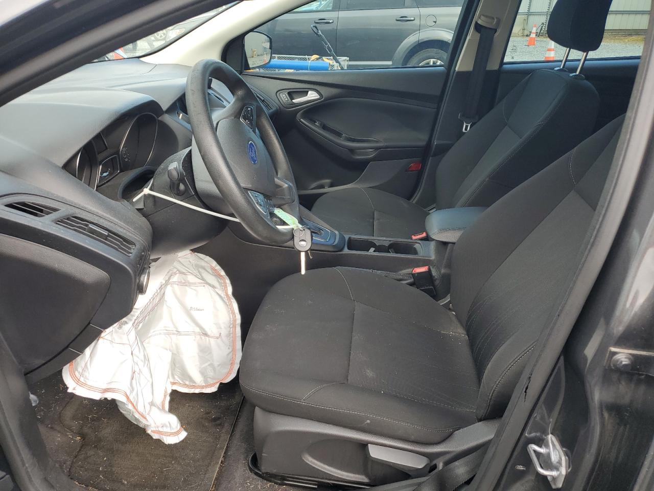 2018 Ford Focus Se VIN: 1FADP3K2XJL325760 Lot: 85007345