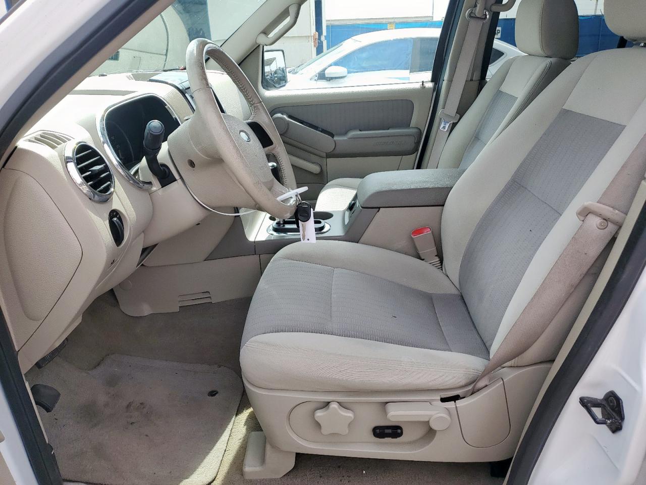 2007 Ford Explorer Xlt VIN: 1FMEU73E17UB67556 Lot: 85879835
