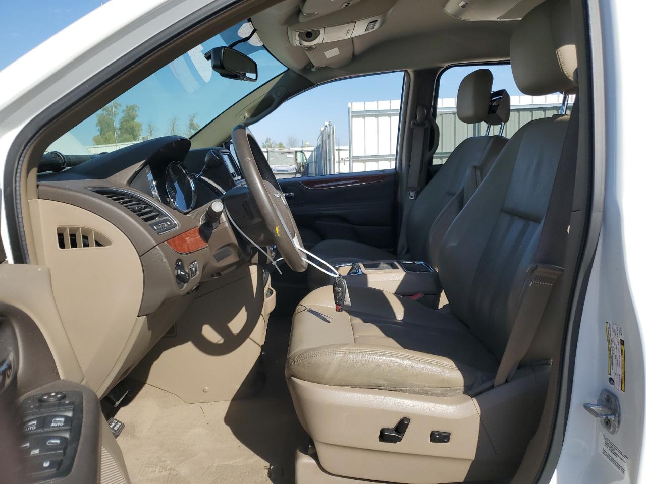 2013 Chrysler Town & Country Touring VIN: 2C4RC1BG4DR819443 Lot: 82008005