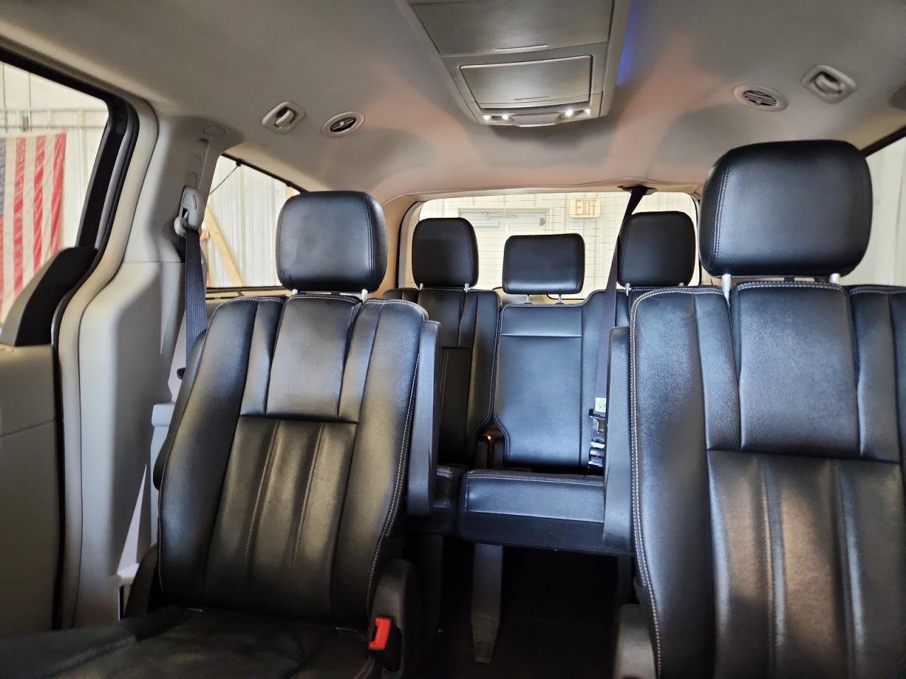 2015 Chrysler Town & Country Touring VIN: 2C4RC1BG1FR572076 Lot: 85132965