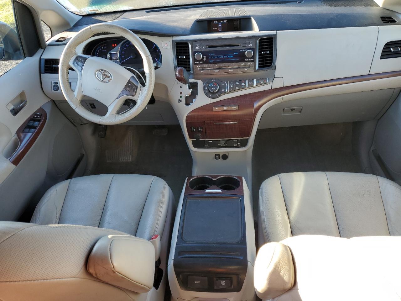 2012 Toyota Sienna Xle VIN: 5TDYK3DC5CS245235 Lot: 82349425