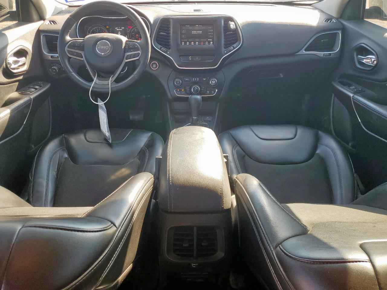 2019 Jeep Cherokee Latitude Plus VIN: 1C4PJLLB2KD357377 Lot: 85850365