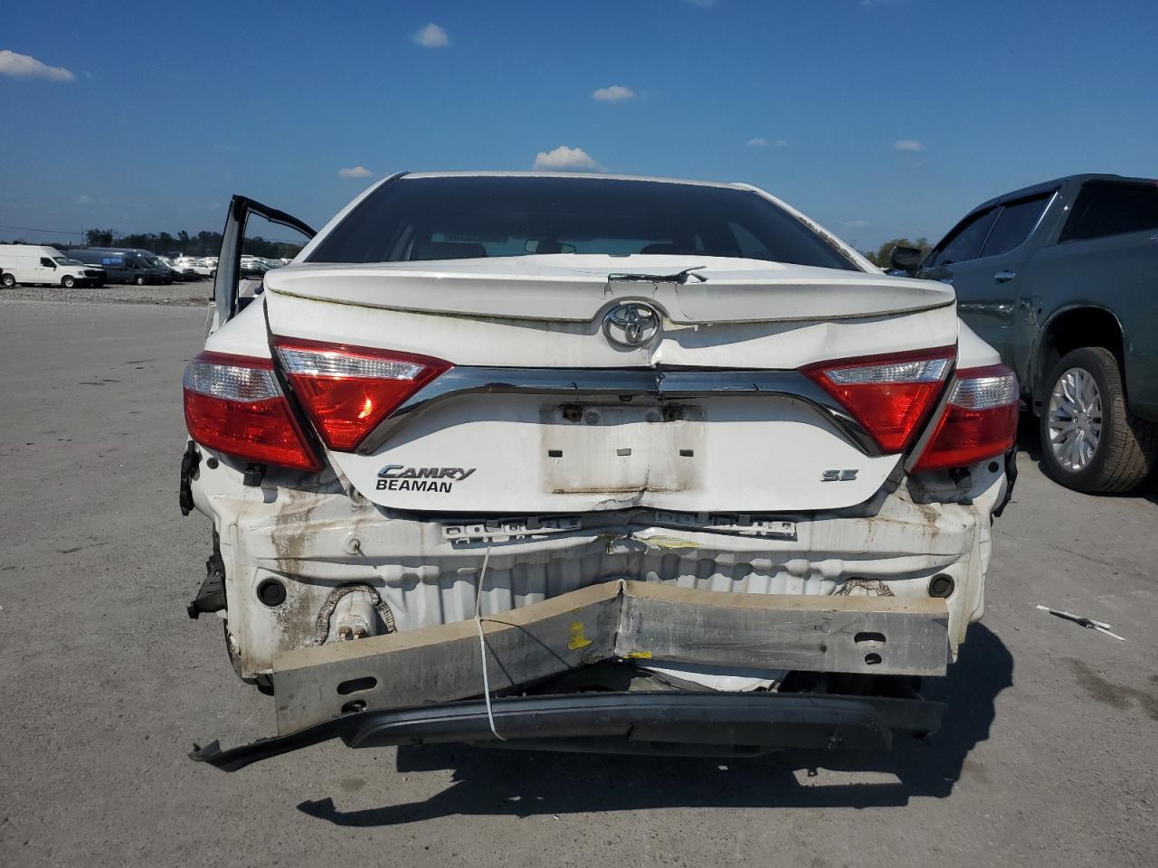 2015 Toyota Camry Le VIN: 4T1BF1FKXFU077249 Lot: 85081235