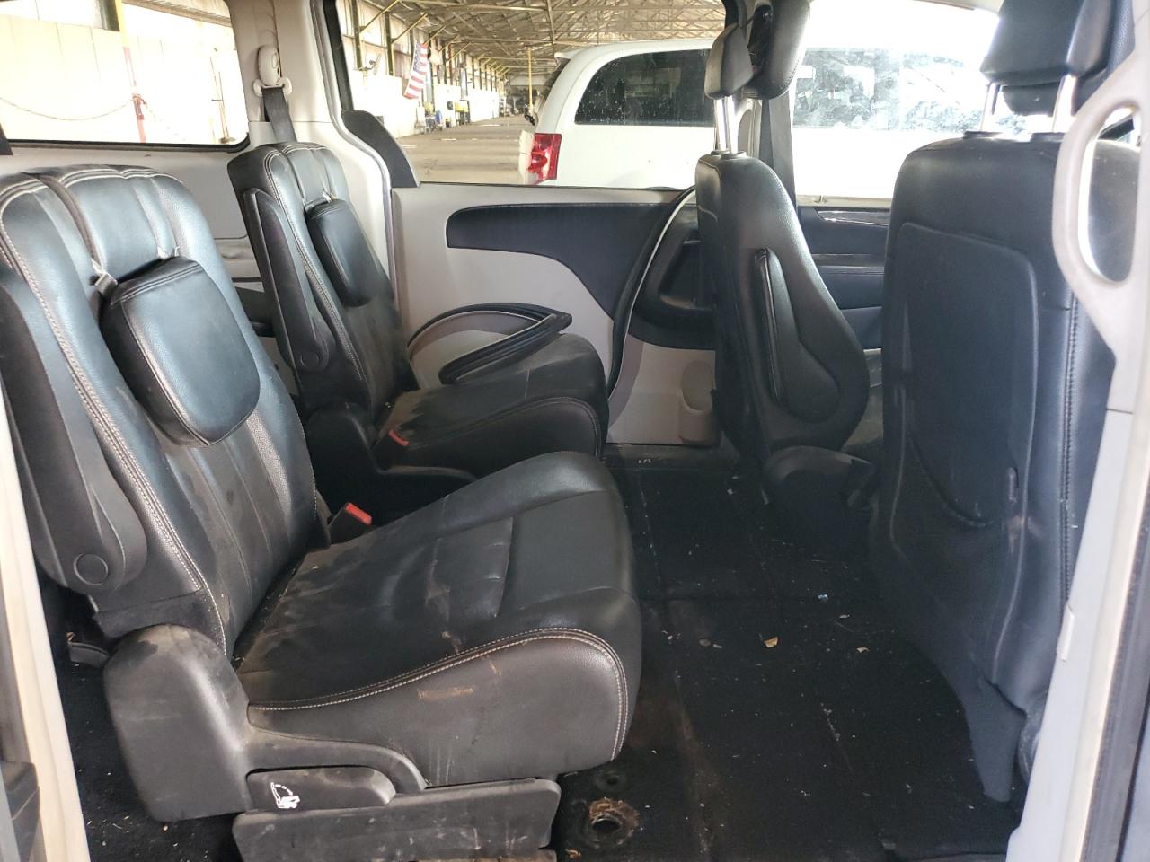 2016 Chrysler Town & Country Touring VIN: 2C4RC1BG1GR172858 Lot: 82454405