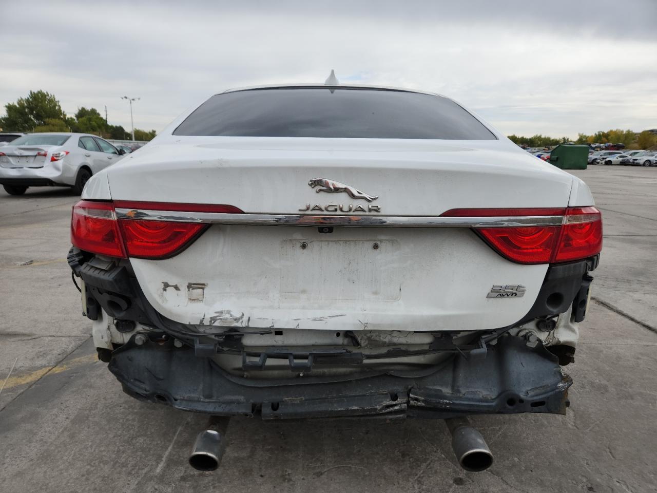 2016 Jaguar Xf Premium VIN: SAJBJ4BV5GCY21305 Lot: 82321425