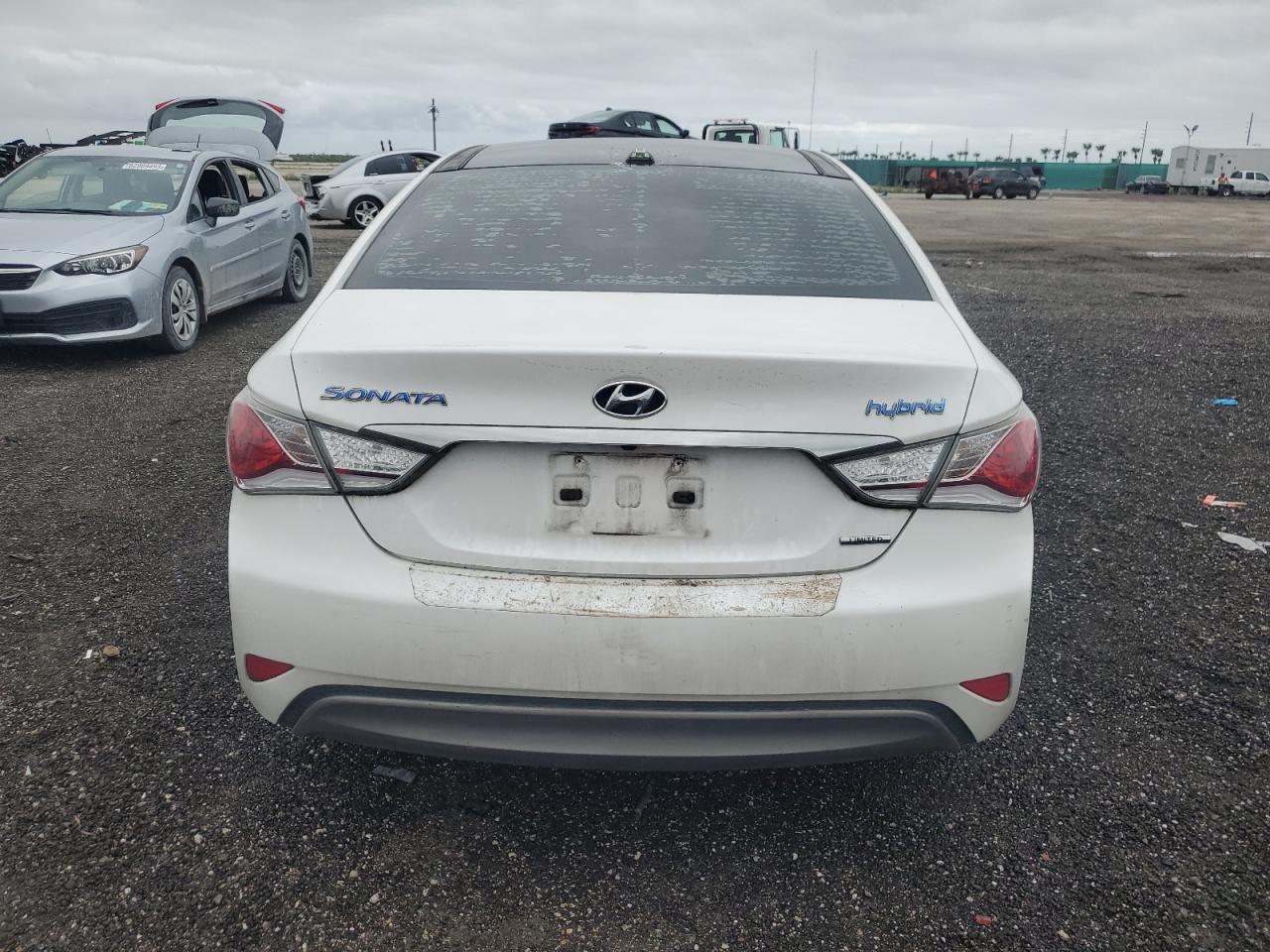 2015 Hyundai Sonata Hybrid VIN: KMHEC4A4XFA119386 Lot: 86144895