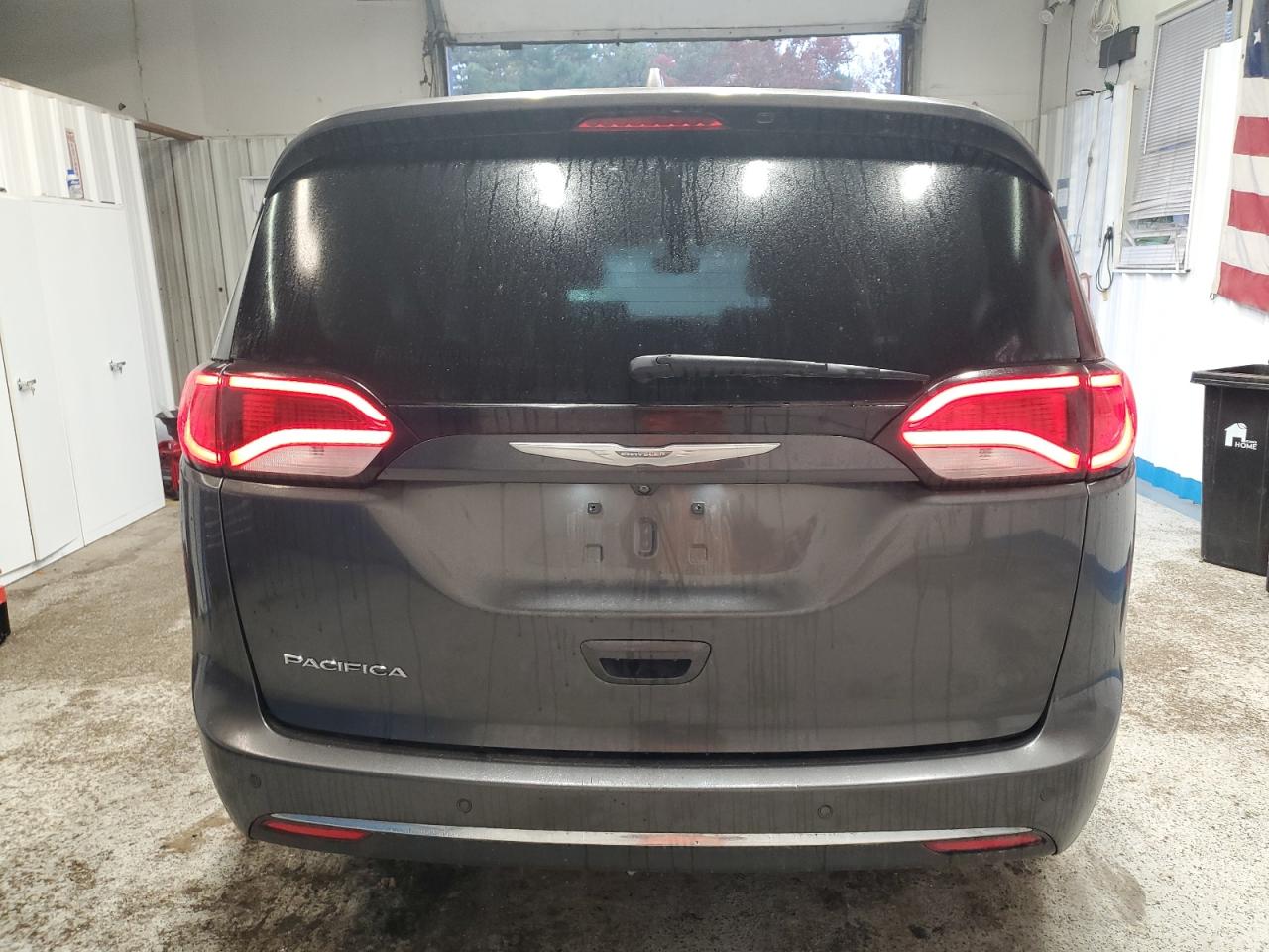 2017 Chrysler Pacifica Touring L VIN: 2C4RC1BG9HR591025 Lot: 90355335